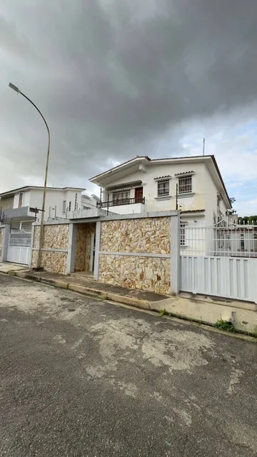 Cómoda Casa En Calle Cerrada Prebo Ii Rp