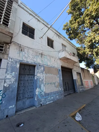Se Vende Pequeño Galpón Avda Bolívar 