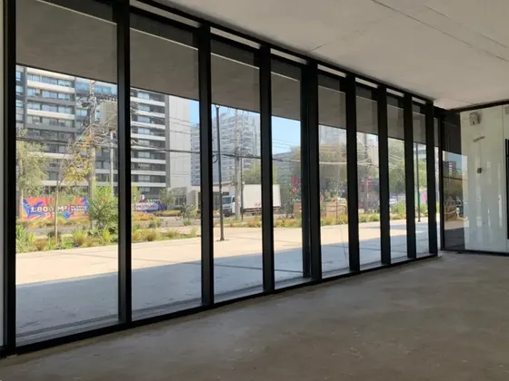 Local Nuevo:útil 51,5m2,patio 25,1m2; Opción Terraza Frontal