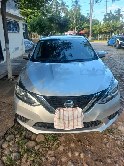 Nissan Sentra 1.8 Advance Cvt