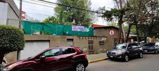 Atencion Inversionistas  Propiedad Con 2 Casas, 1 Depto Y Un Local En Esquina