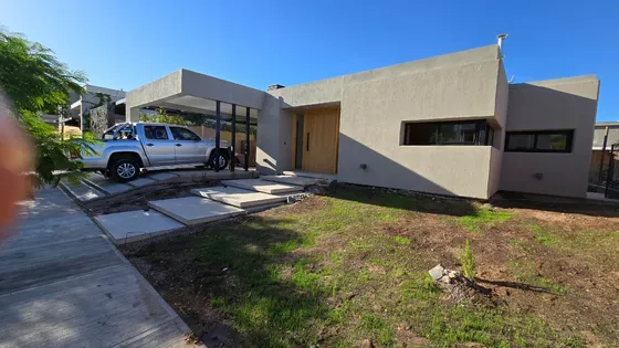 Casa A Estrenar En Barrio Aguaribay De Luján De Cuyo