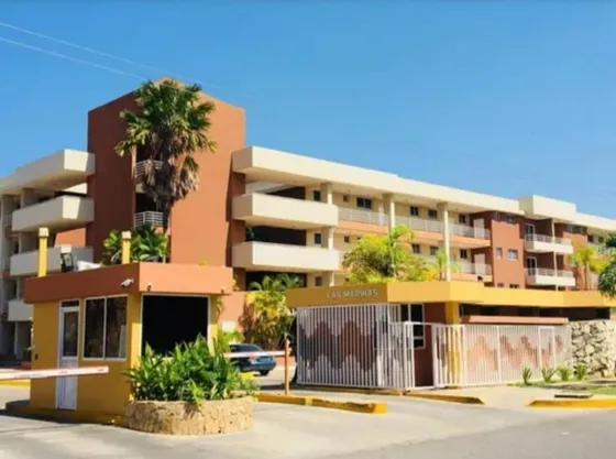 Venta Townhouse Residencias Las Marinas Golf, Complejo Turís
