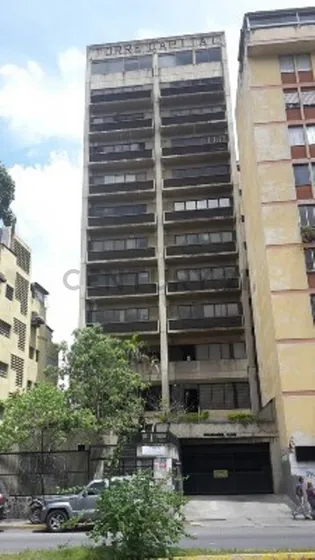 Jcc - Se Alquila Oficina Amoblada En Los Dos Caminos