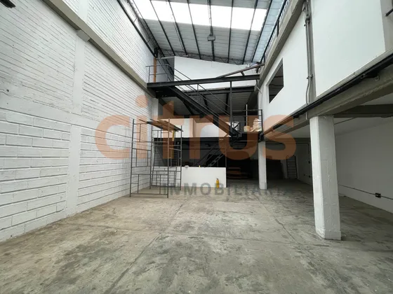 Bodegas En Arriendo Aguacatala 643-7753102