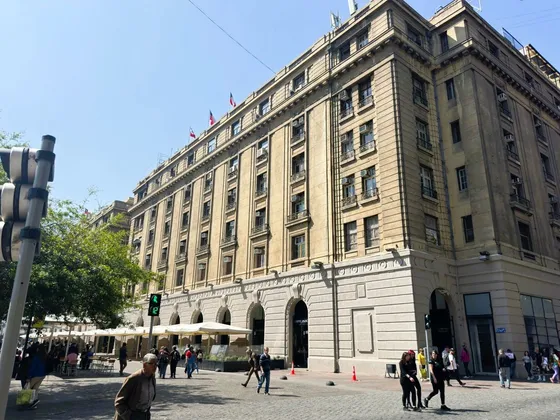 Al Frente De La Plaza De Armas (74355)