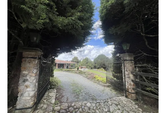 Casa  Campestre Para La Venta, Altos De Las Palmas.