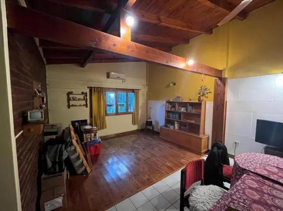 Casa En Venta - 3 Dormitorios 2 Baños - Villa Farrel