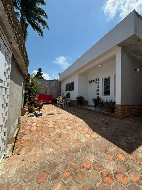 Venta De Casa En Calle Cerrada Trigal Norte 
