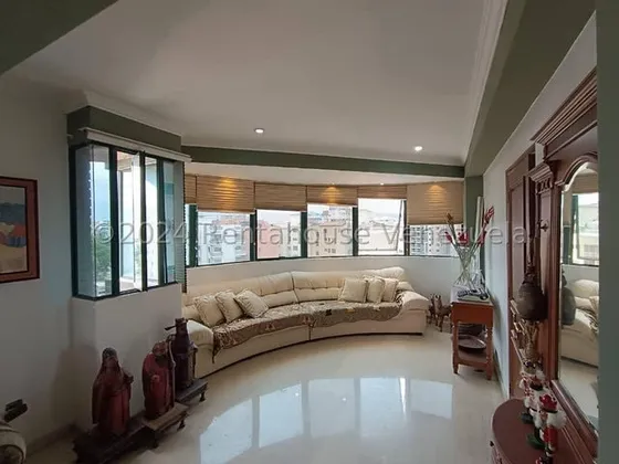 Se Vende Amplio Apartamento En Las Elicias De 132mts2 Holder 24-25246 