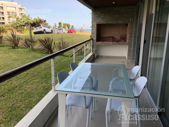 Departamento De 2 Dormitorios - Playa Mansa - Piscina
