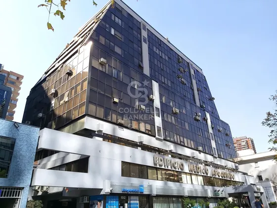 Excelente Oficina Barrio El Golf Las Condes