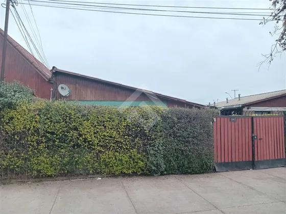 Casa Con Amplio Terreno En Venta De 2 Dorm. En Maipú