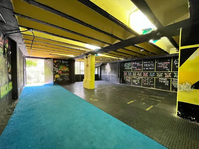 Local /alquiler / San Bernardino / 1b / 2 Pe/ 100 M2