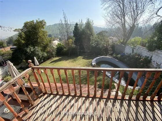 Casa En Venta De 4 Dorm. En Las Condes
