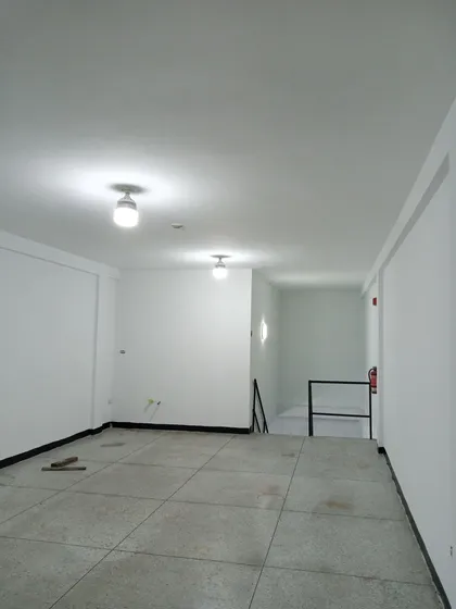 Se Alquila Local Comercial Zona Respuestera En Vlc Cimp