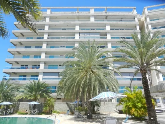 Alquiler Fijo. Apartamento Moderno. Balcón. Playa El Angel