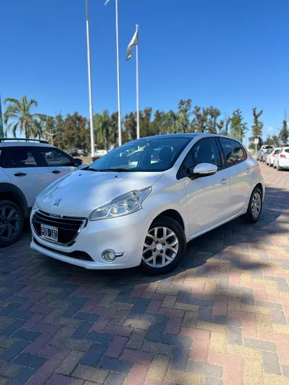 Peugeot 208 1.6 Allure