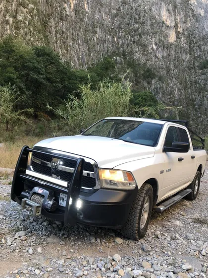 Dodge Ram 2500 5.7 Pickup Slt Aa 4x4 At
