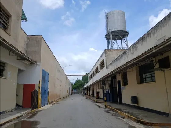 Alquilo 3 Oficinas En Parque Industrial Urbanización Ruiz Pineda