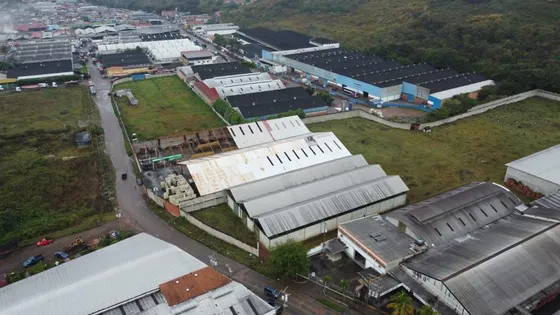 V.g Amplio Galpón En La Zona Industrial De Barrancas 