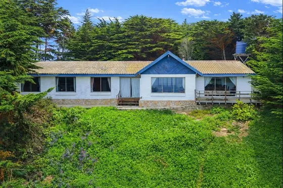 Casa En Venta En Primera Línea, Playa El Tebo Y Cau Cau