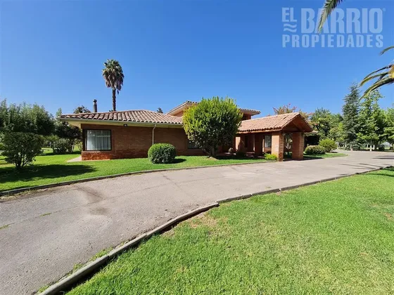 Casa En Venta De 4 Dorm. En Lampa