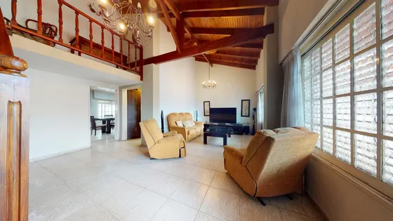 Casa En Alquiler De 3 Dormitorios