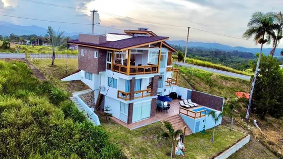 Hermosa Villa Con Increibles Vistas En Venta En Jarabacoa