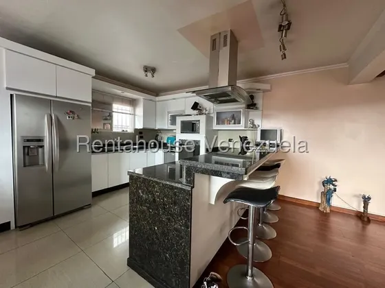 Jb Casa En Venta, Colinas De Los Chaguaramos #26-4478