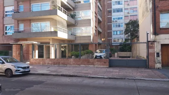 Alquiler Amplia Cochera En Martínez Gba Norte