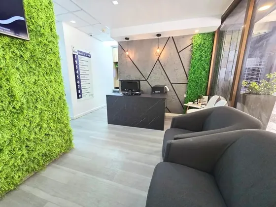 Alquiler De Consultorio En Los Dos Caminos. (planta Baja)