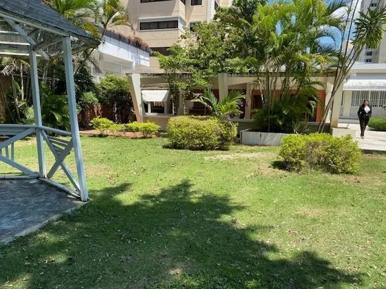 Casa En Alquiler Para Uso Comercial De 800m2