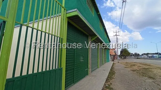Maritza Lucena Tiene Local Comercial En Alquiler Zona Oeste De Barquisimeto, Con Todos Los Servicios Básicos, A Pie De Calle, Ideal Para Acondicionar A Tu Gusto.