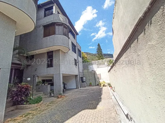 Townhouse En Venta San Bernandino Mls#25-20890 Fr