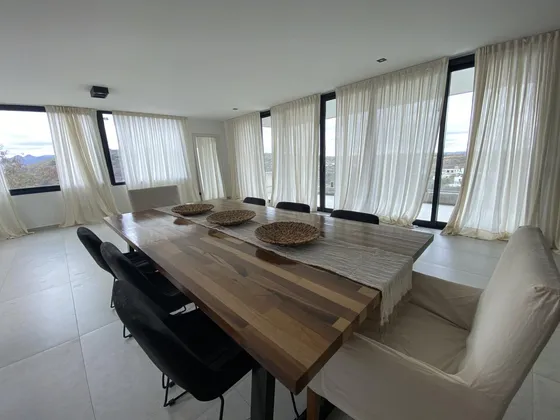 Casa En Venta La Deseada 3 Dorm + Pileta 
