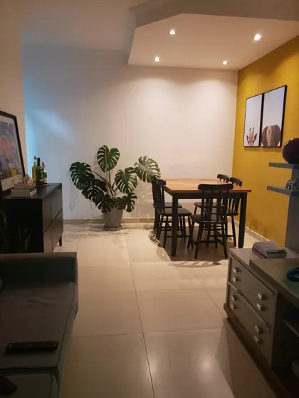 Apartamento De 2 Quartos Na Av. 9 De Julho Com Vista Para A Serra, Super Bem Localizado.