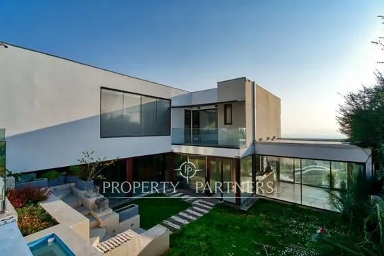 Vista Panorámica! Arriendo De Preciosa Casa En Con...