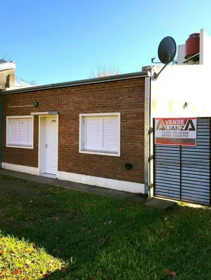 Casa Centrica En Esperanza Con Amplio Terreno