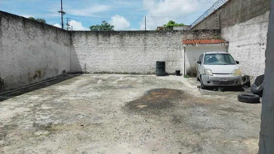 Terreno Con Local En Barrio Del Carmen Sur.nm