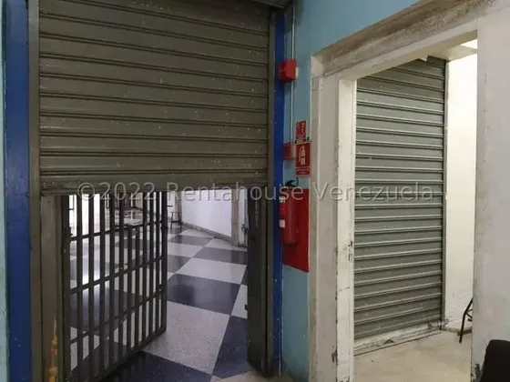 Local Comercial En Venta Parroquia Altagracia Con Patio Descubierto Y Divisible #24-18488 Magaly