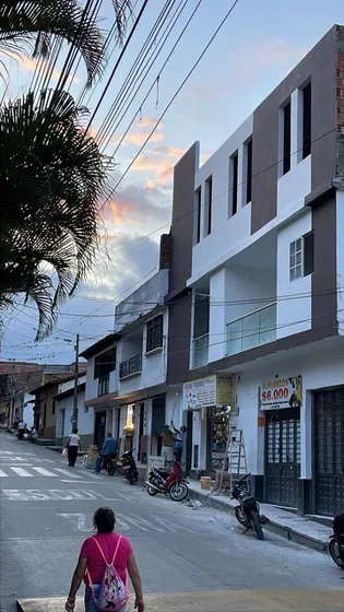 Casa De Tres Piso Remodelada Frante Al Colegio Alfonso Lopez Ocaña Norte Desantander 