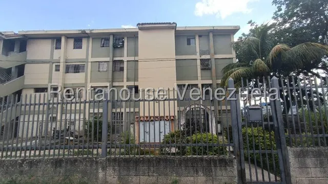 Bray Montoya Vende Lindo Apartamento En El Centro De La Ciudad Posee 3 Habitaciones 1 Baño Cocina Empotrada Y Todos Los Servicios Básicos Operativos 2#5#9#2#9#7 Bray Montoya                           