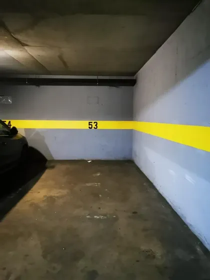 Estacionamiento En Arriendo