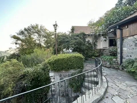 Casa En Venta De 5 Dorm. En Lo Barnechea
