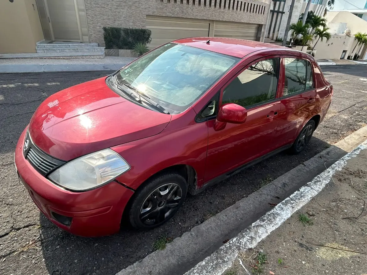 Nissan Tiida 1.8 Advance Sedan At