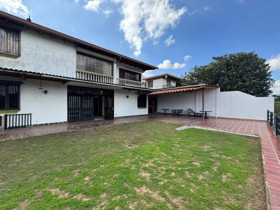Anexo Casa En Alquiler  Los Naranjos 
