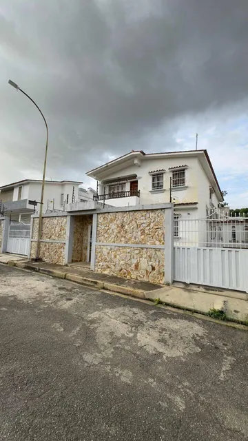 Casa En Calle Cerrada En Prebo Valencia