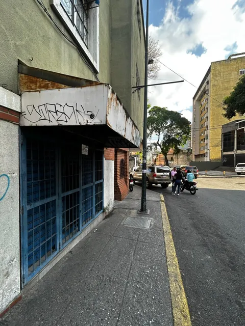 Local Con Fondo De Comercio Calle Negrin Libertador 
