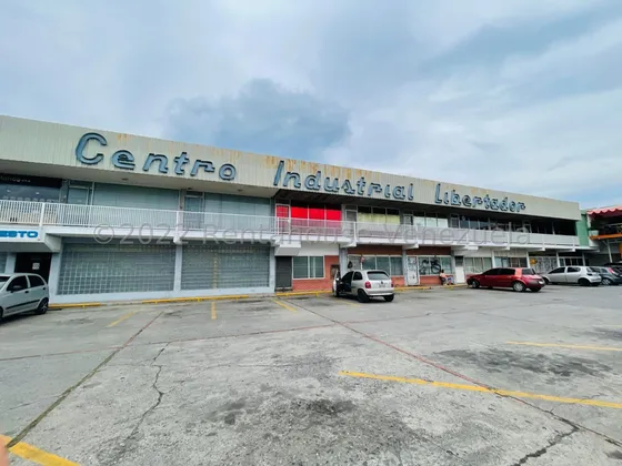 Raiza Suárez Vende Oficina Ubicado En Reconocido Centro Industrial De Barquisimeto 2 5 7 7 6 2 Con Un Elegante Lobby Y Seguridad Privada Las 24 Horas.